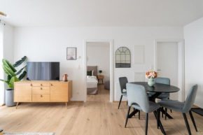 Elegant 1BR Balcony Oasis by HM